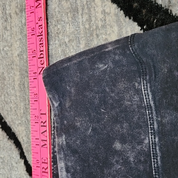 VS PINK YOGA ACID WASH BLACK 2019 LEGGINGS - Picture 5 of 11